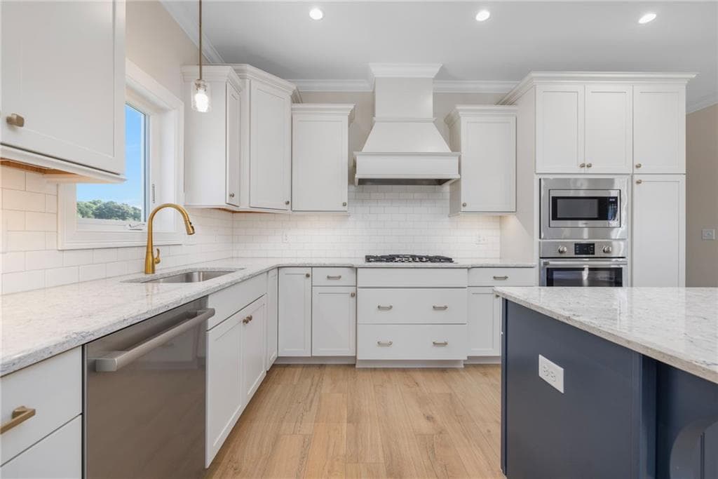 Condominium at 633 South Shore Village Boulevard, South Kingstown, photo 15 of 50