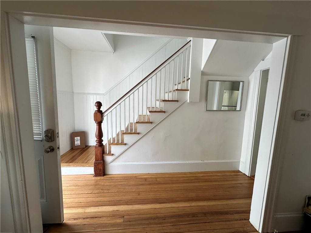 Multi Family at 15 Kilburn Ct Court, Newport, photo 3 of 15