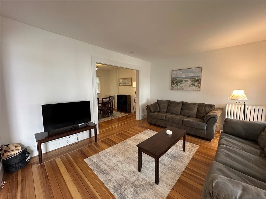 Multi Family at 15 Kilburn Ct Court, Newport, photo 5 of 15