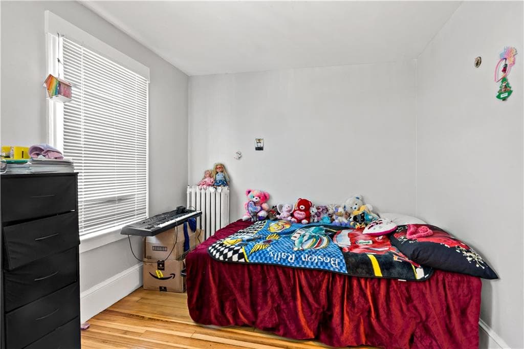 Multi Family at 15 Kilburn Ct Court, Newport, photo 20 of 24