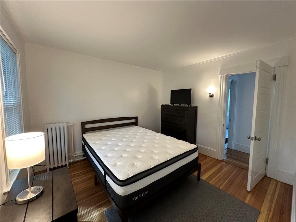 Multi Family at 15 Kilburn Ct Court, Newport, photo 10 of 15