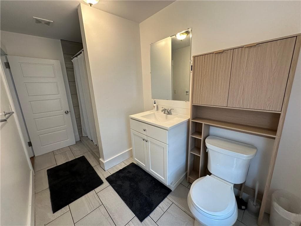 Multi Family at 15 Kilburn Ct Court, Newport, photo 11 of 15