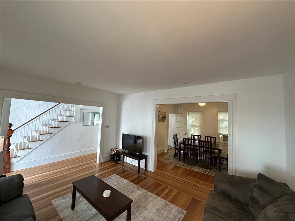 Multi Family at 15 Kilburn Ct Court, Newport, photo 4 of 15