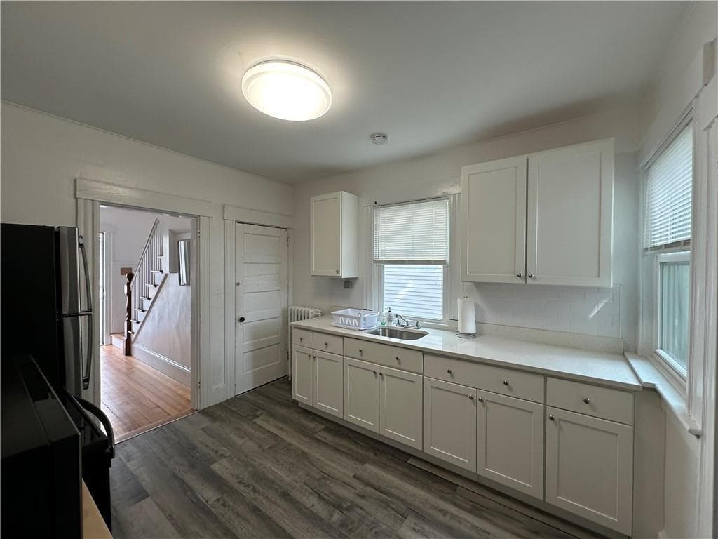Multi Family at 15 Kilburn Ct Court, Newport, photo 8 of 15