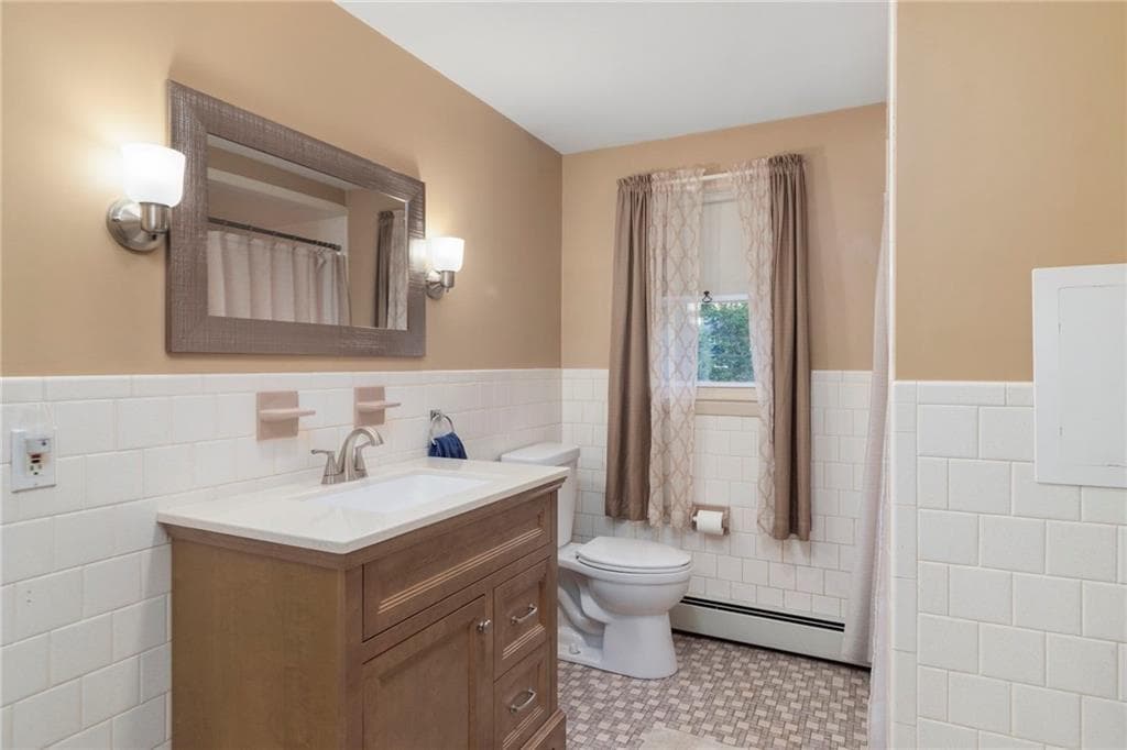 Single Family Residence at 51 Stony Lane, North Kingstown, photo 26 of 47