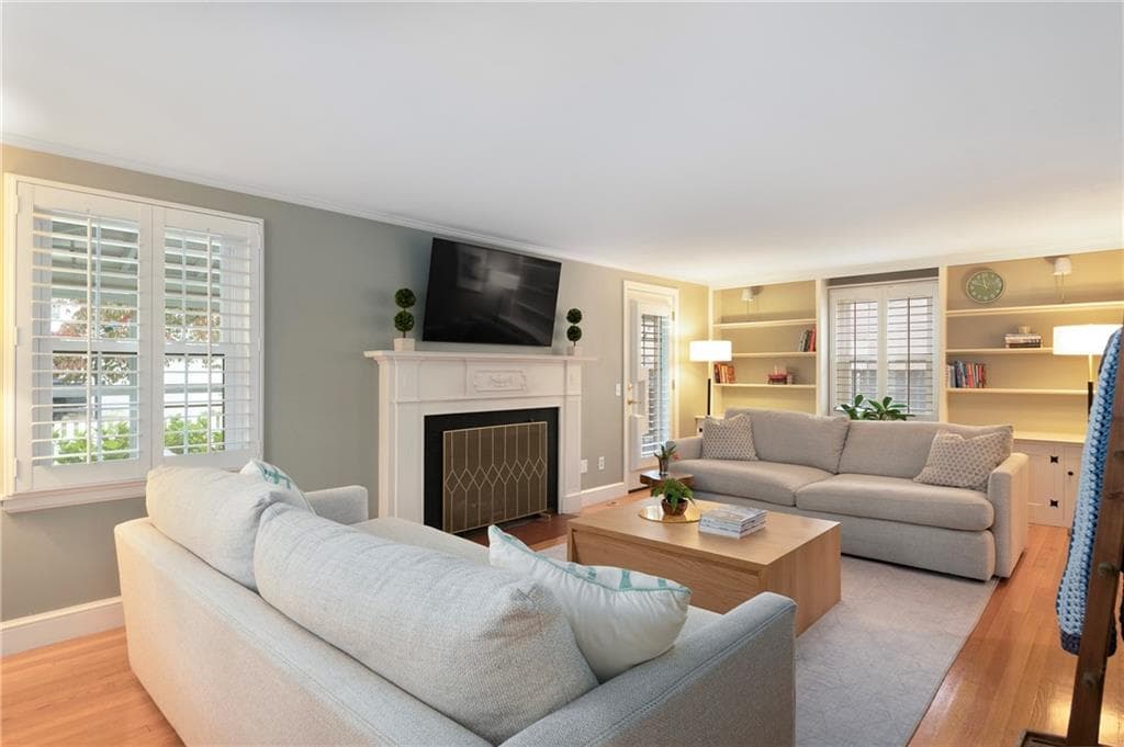 Single Family Residence at 15 Elmsgate Way, East Providence, photo 2 of 37