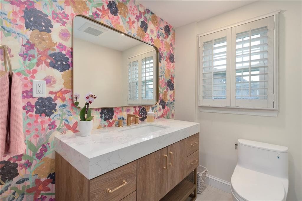 Single Family Residence at 15 Elmsgate Way, East Providence, photo 10 of 37