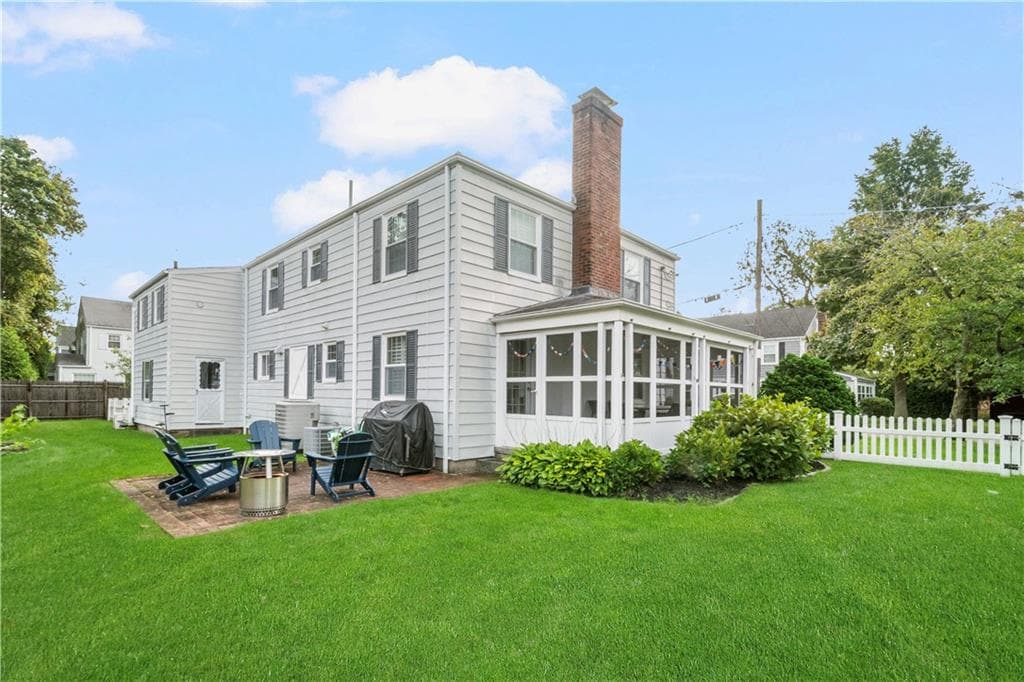 Single Family Residence at 15 Elmsgate Way, East Providence, photo 33 of 37