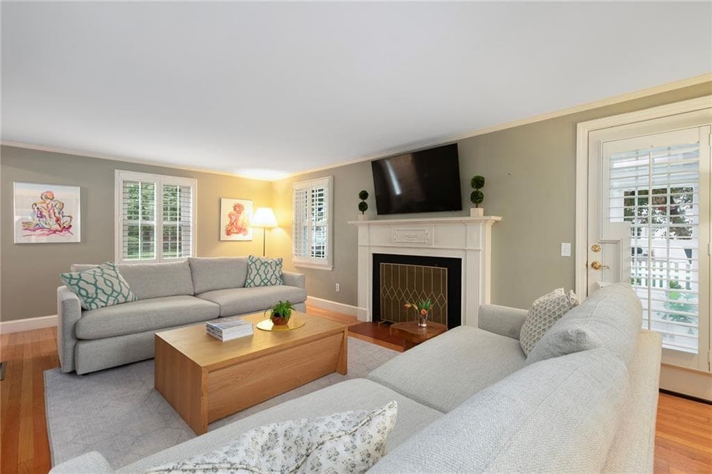 Single Family Residence at 15 Elmsgate Way, East Providence, photo 4 of 37