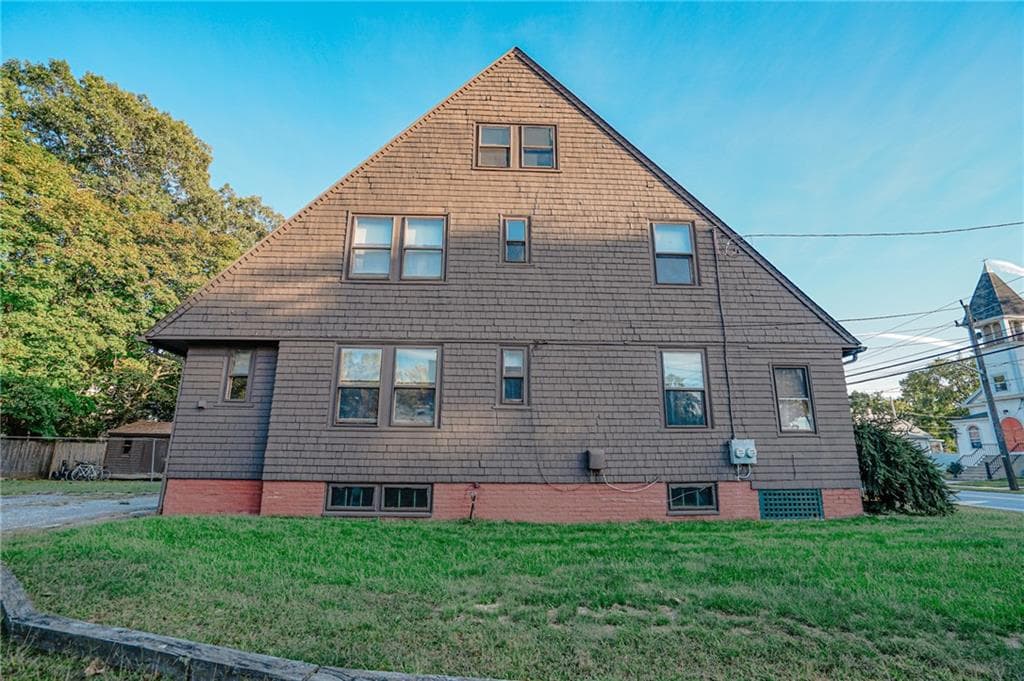 Multi Family at 133 135 Roger Williams Avenue, East Providence, photo 8 of 35