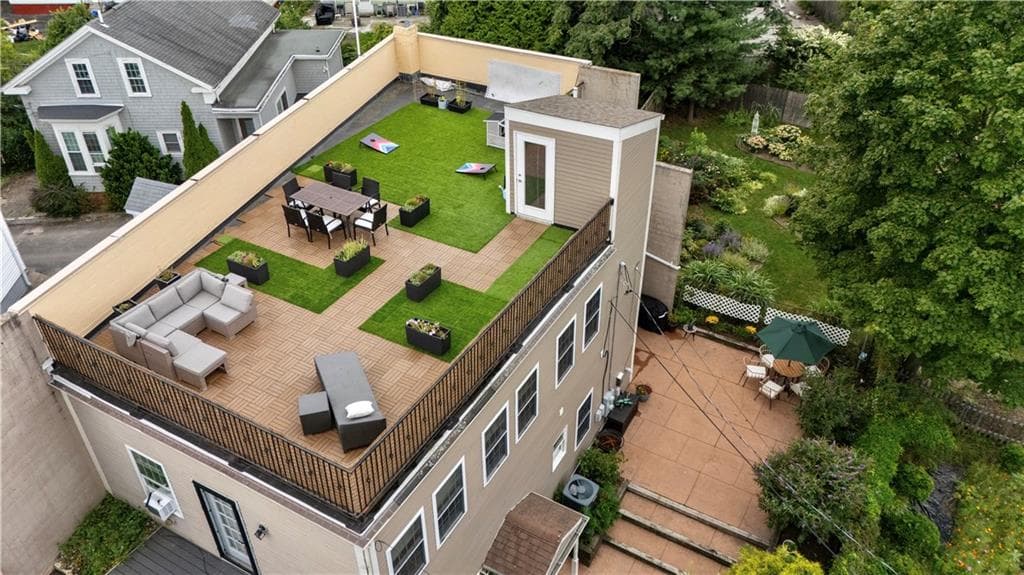 4 Weeden Street UNIT 2