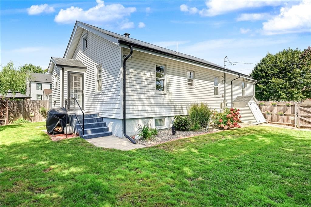 Single Family Residence at 19 Anoka Road, Warwick, photo 31 of 41