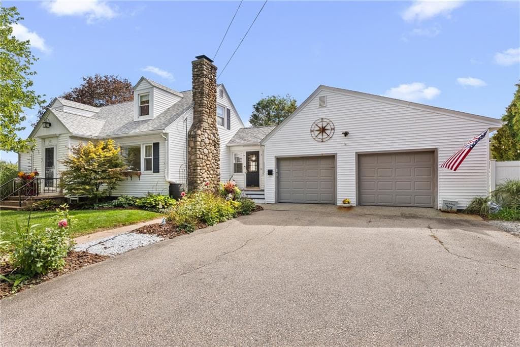 Single Family Residence at 77 Narragansett Avenue, Westerly, photo 2 of 50