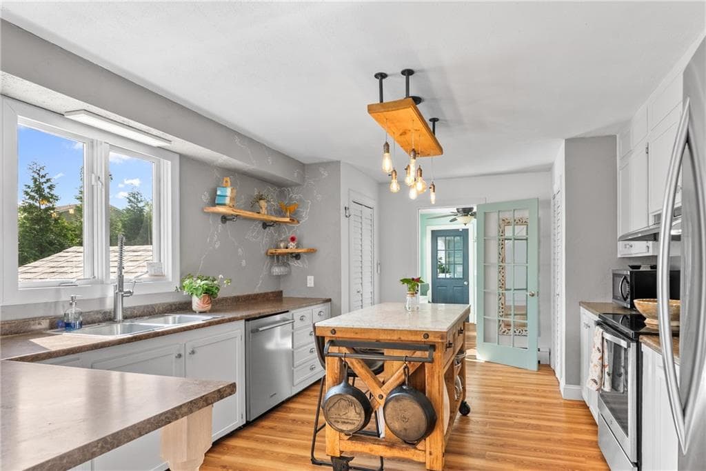 Single Family Residence at 77 Narragansett Avenue, Westerly, photo 10 of 50