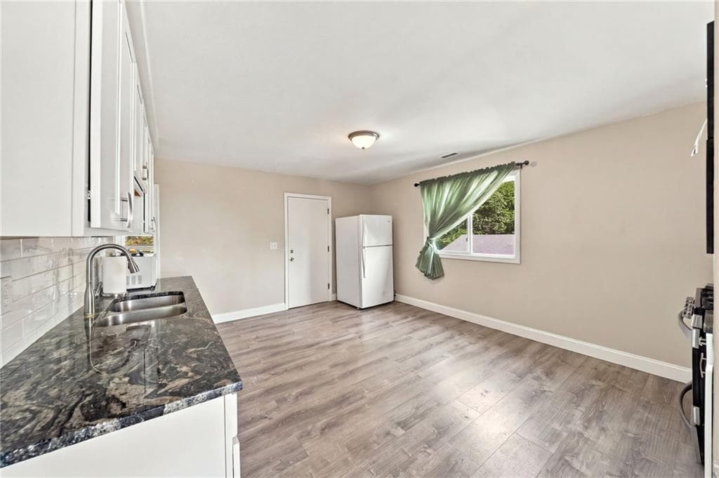 Multi Family at 37 39 Old Oak Avenue, Cranston, photo 18 of 47