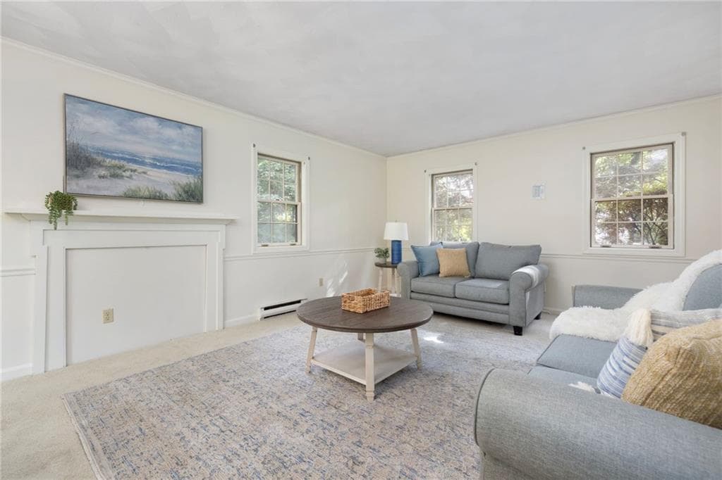 Condominium at 167 Winter Street, South Kingstown, photo 2 of 33