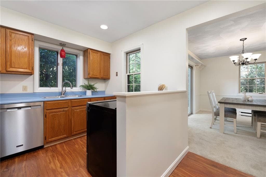 Condominium at 167 Winter Street, South Kingstown, photo 12 of 33