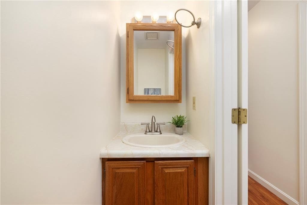 Condominium at 167 Winter Street, South Kingstown, photo 26 of 33