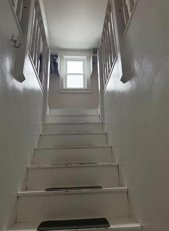 Single Family Residence at 201 Power Road, Pawtucket, photo 8 of 41