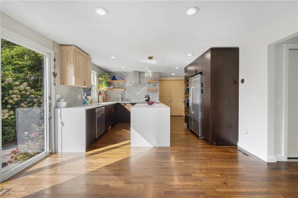 Single Family Residence at 21 Lynde Street, Providence, photo 12 of 40