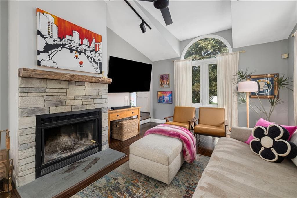 Single Family Residence at 21 Lynde Street, Providence, photo 7 of 40