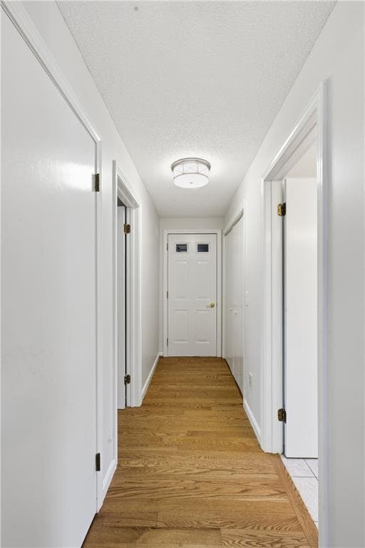 Single Family Residence at 32 Briarwood Road, Lincoln, photo 17 of 44