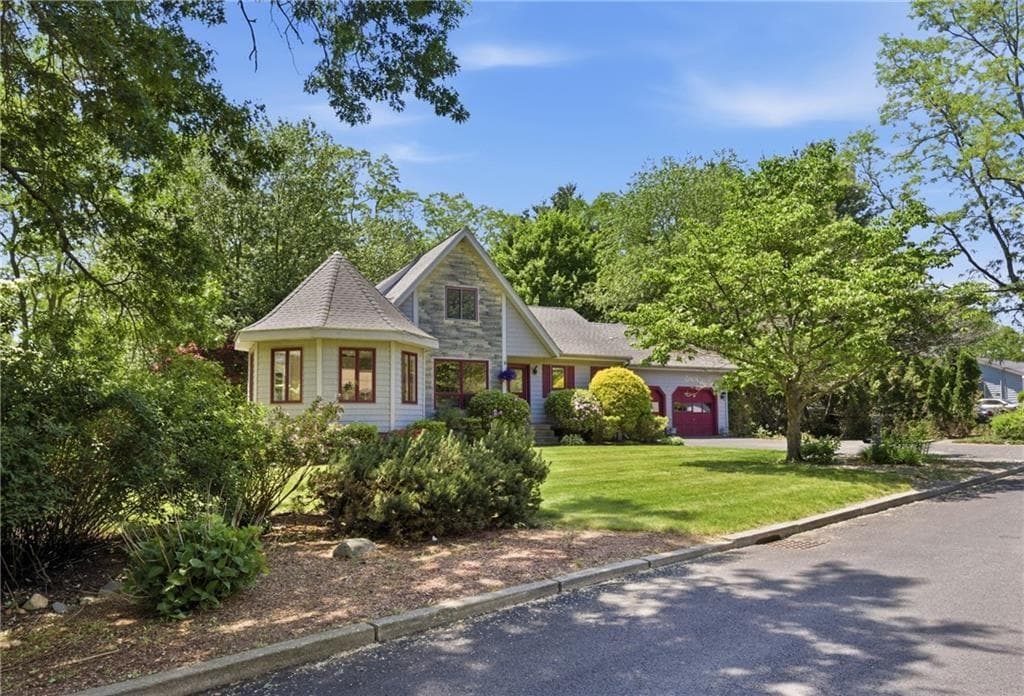 Single Family Residence at 32 Briarwood Road, Lincoln, photo 43 of 44