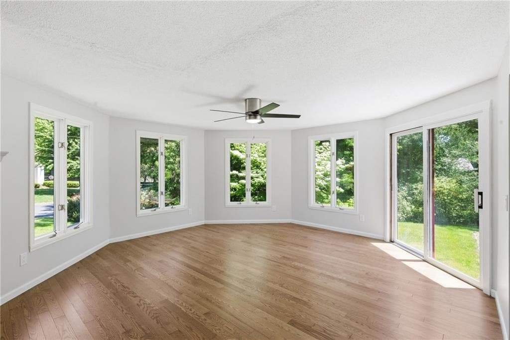 Single Family Residence at 32 Briarwood Road, Lincoln, photo 7 of 44