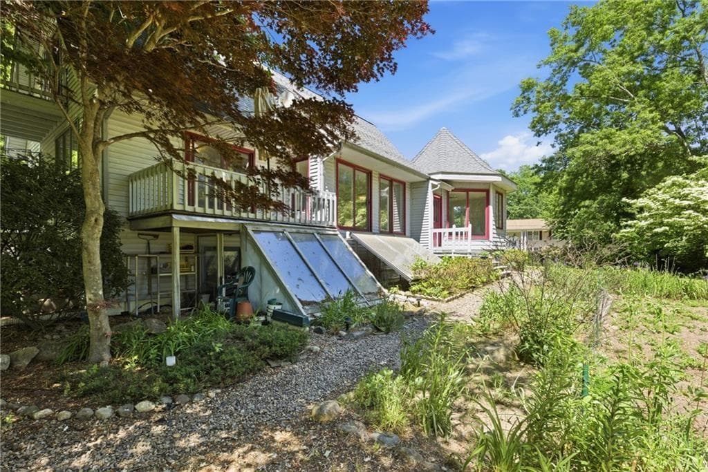 Single Family Residence at 32 Briarwood Road, Lincoln, photo 34 of 44
