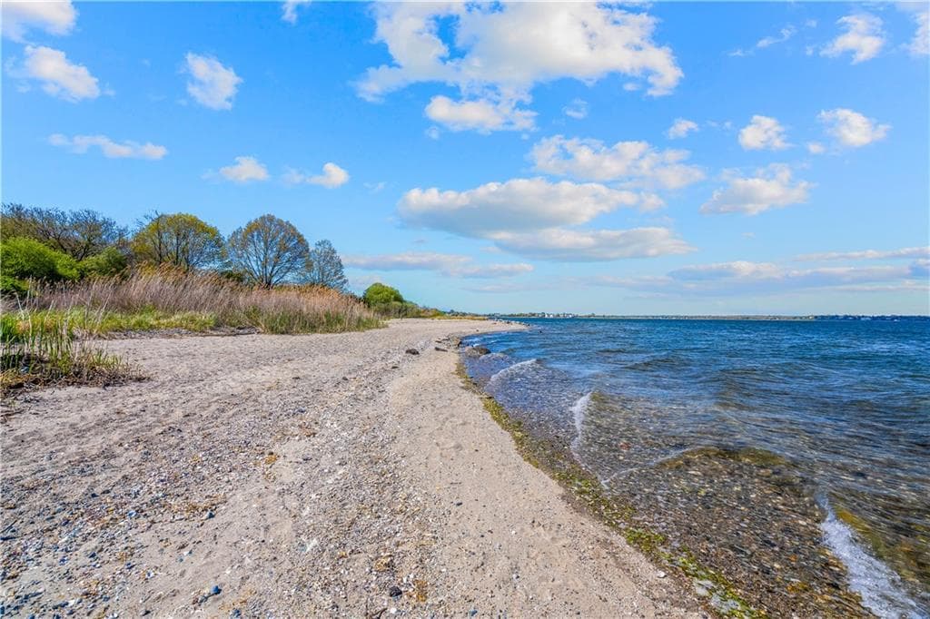 Single Family Residence at 43 Samuel Gorton Avenue, Warwick, photo 4 of 49