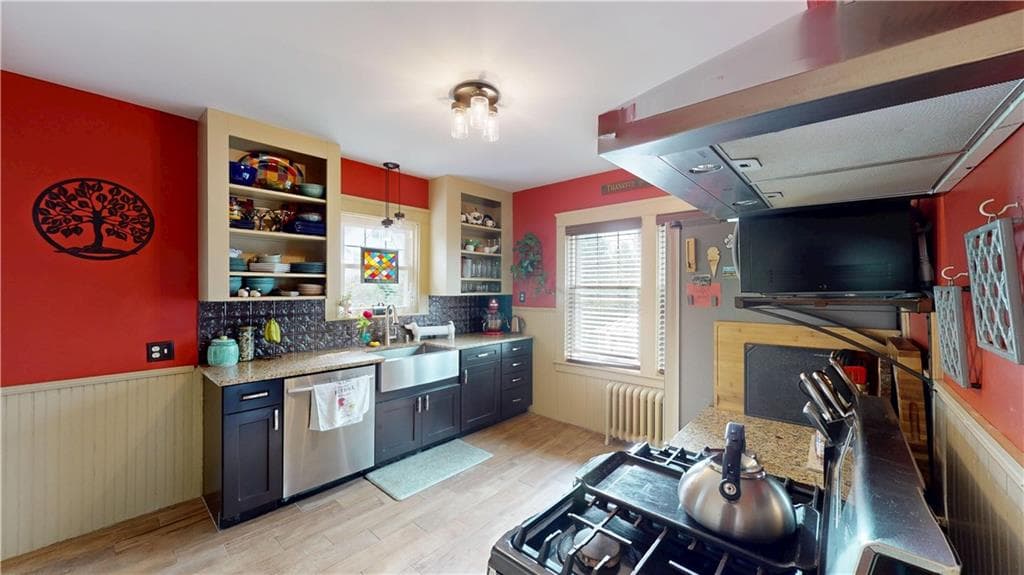 Single Family Residence at 159 Jastram Street, Providence, photo 15 of 31