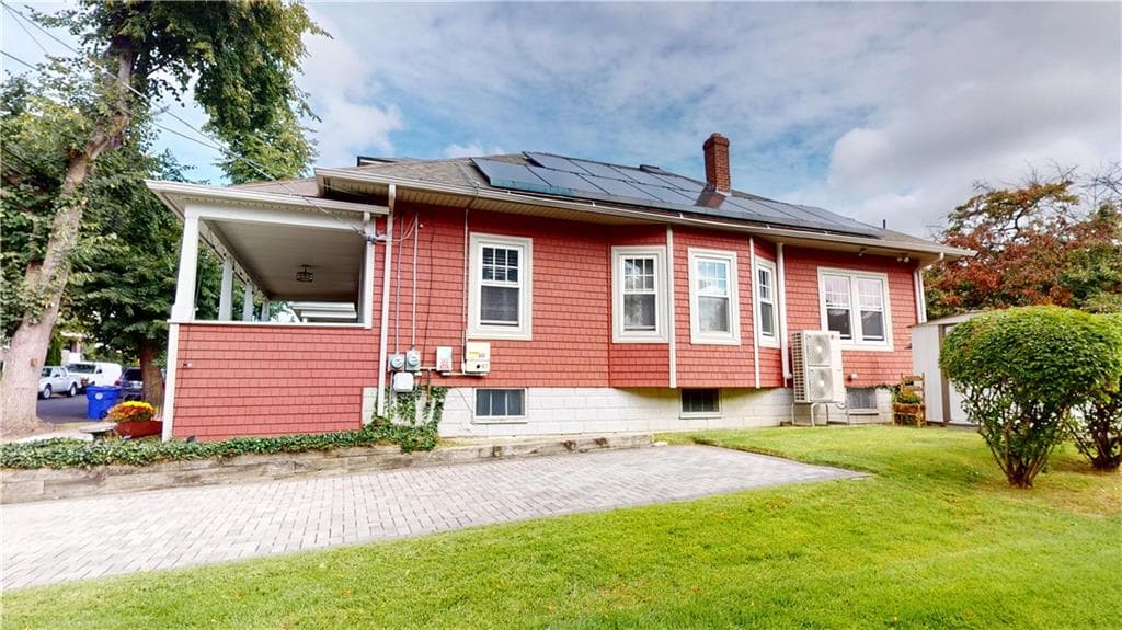 Single Family Residence at 159 Jastram Street, Providence, photo 4 of 31