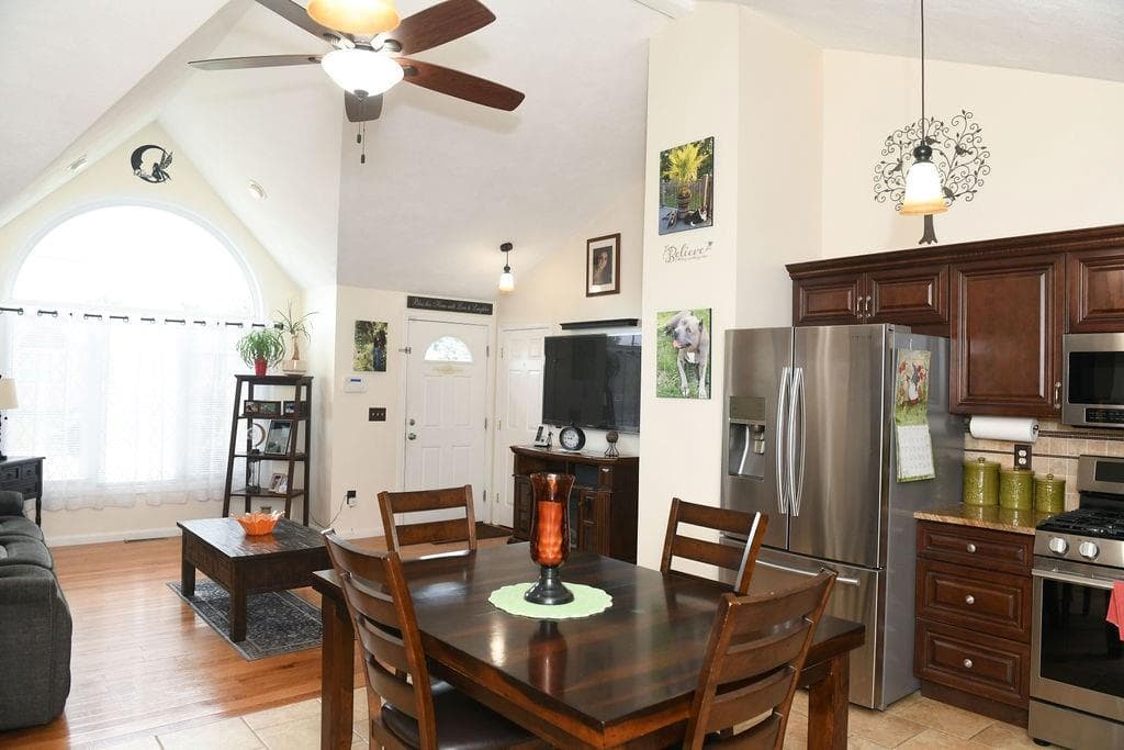 Single Family Residence at 9 Mallory Court, Cranston, photo 7 of 30