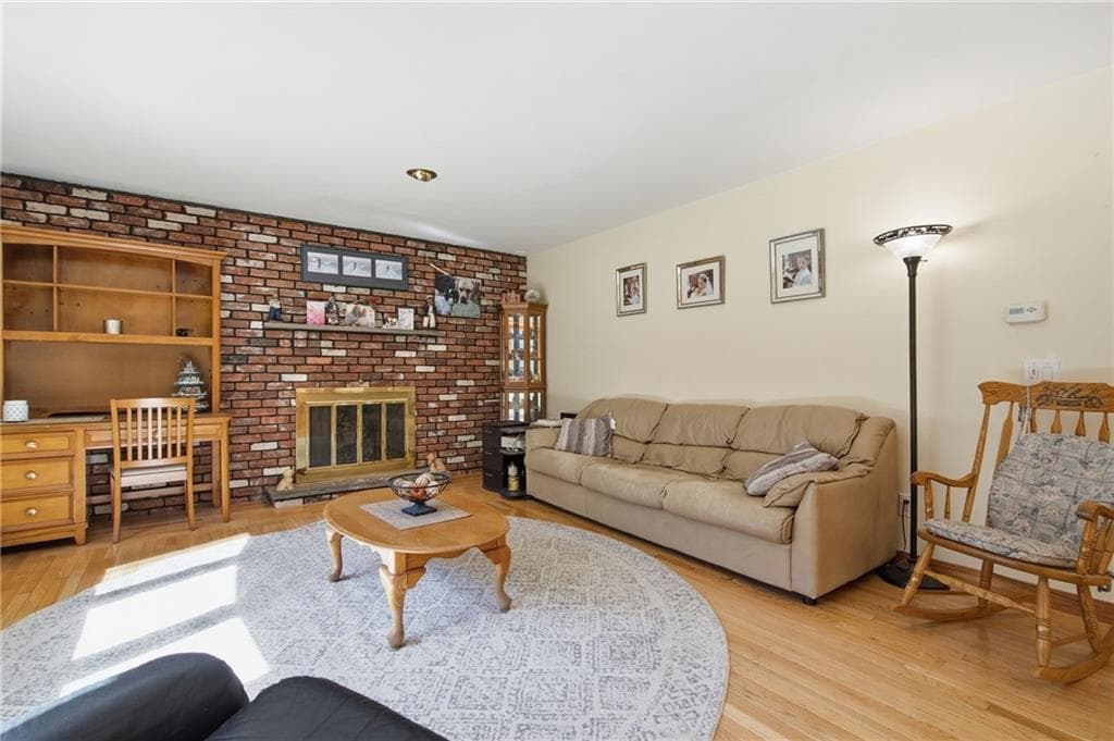 Single Family Residence at 861 Greenville Avenue, Johnston, photo 6 of 47