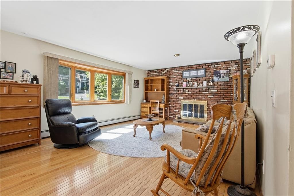 Single Family Residence at 861 Greenville Avenue, Johnston, photo 5 of 47