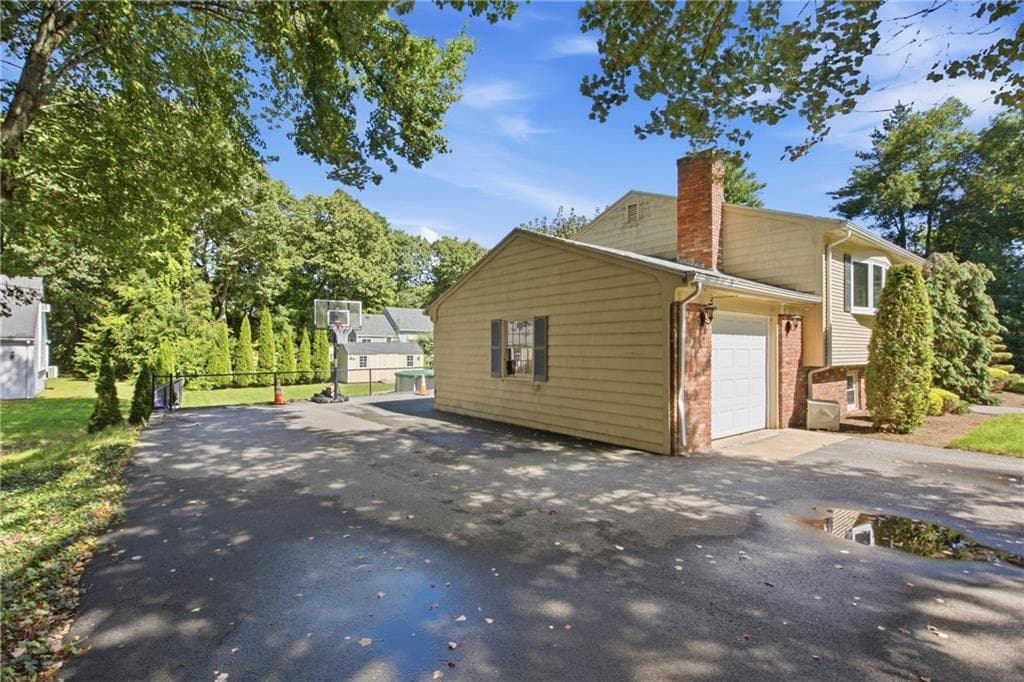 Single Family Residence at 861 Greenville Avenue, Johnston, photo 38 of 47