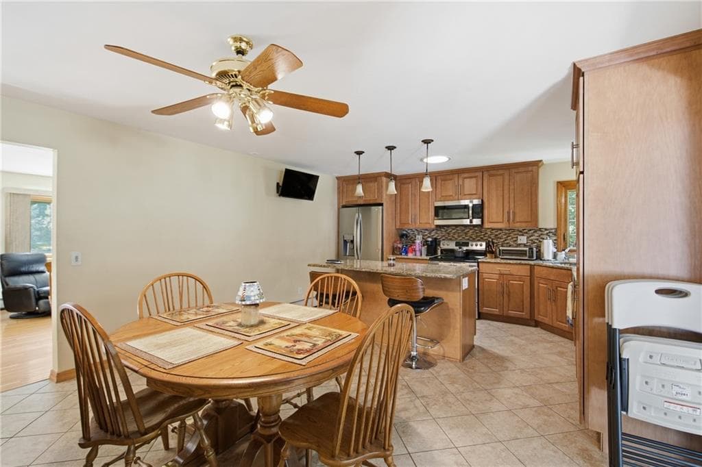 Single Family Residence at 861 Greenville Avenue, Johnston, photo 15 of 47