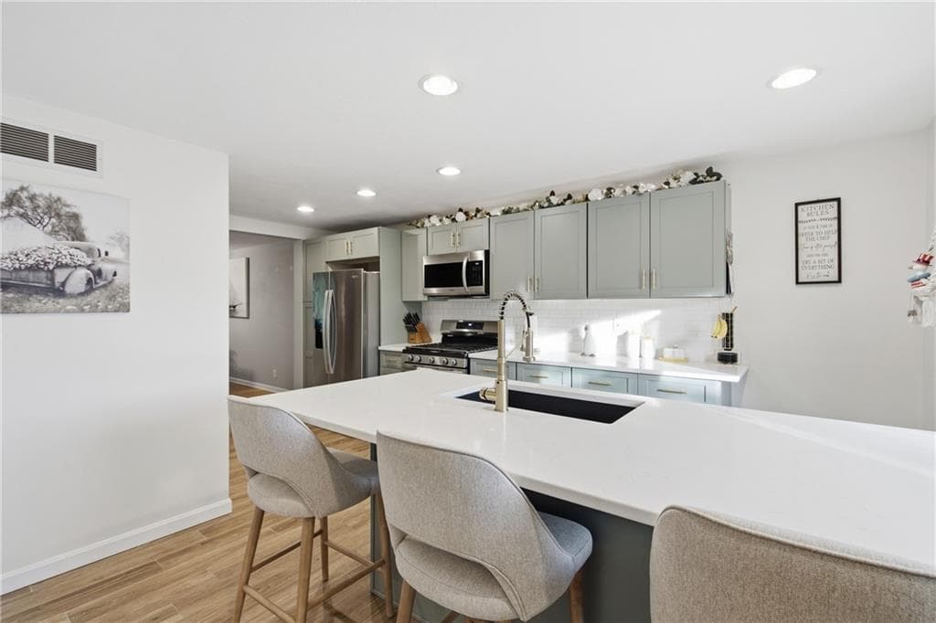 Condominium at 35 Waterview Drive UNIT B, Smithfield, photo 13 of 40