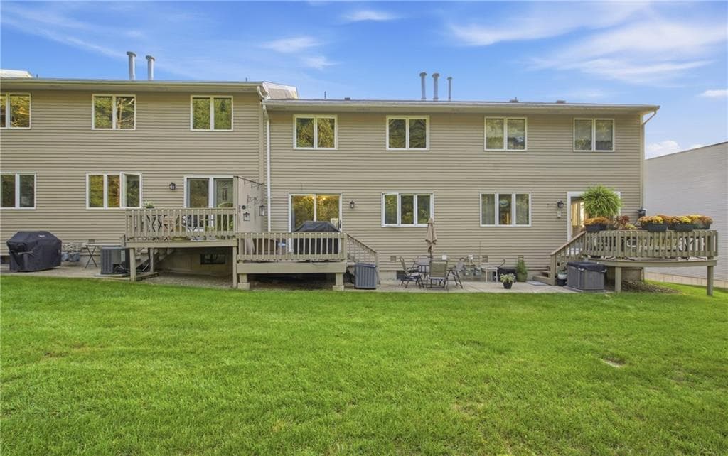 Condominium at 35 Waterview Drive UNIT B, Smithfield, photo 39 of 40