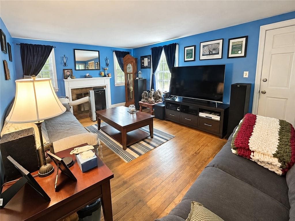 Single Family Residence at 220 Sachem Road, North Kingstown, photo 10 of 20