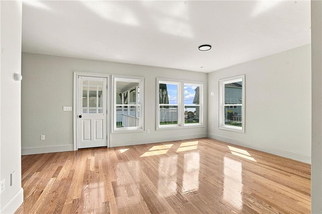 Single Family Residence at 127 Woodbine Avenue, Warwick, photo 28 of 49