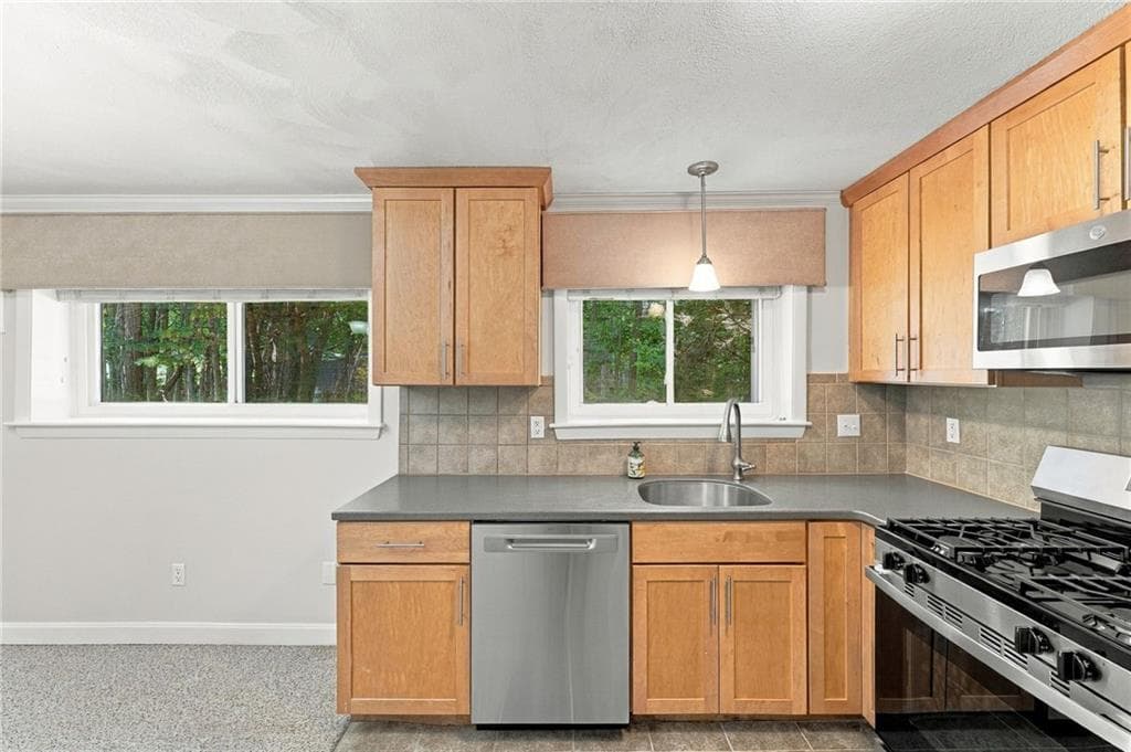 Condominium at 2 Main Street UNIT 4, Lincoln, photo 6 of 19