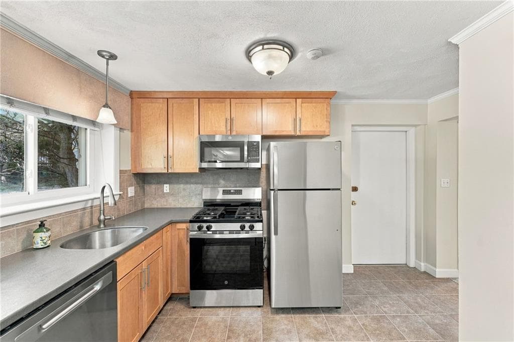 Condominium at 2 Main Street UNIT 4, Lincoln, photo 5 of 19