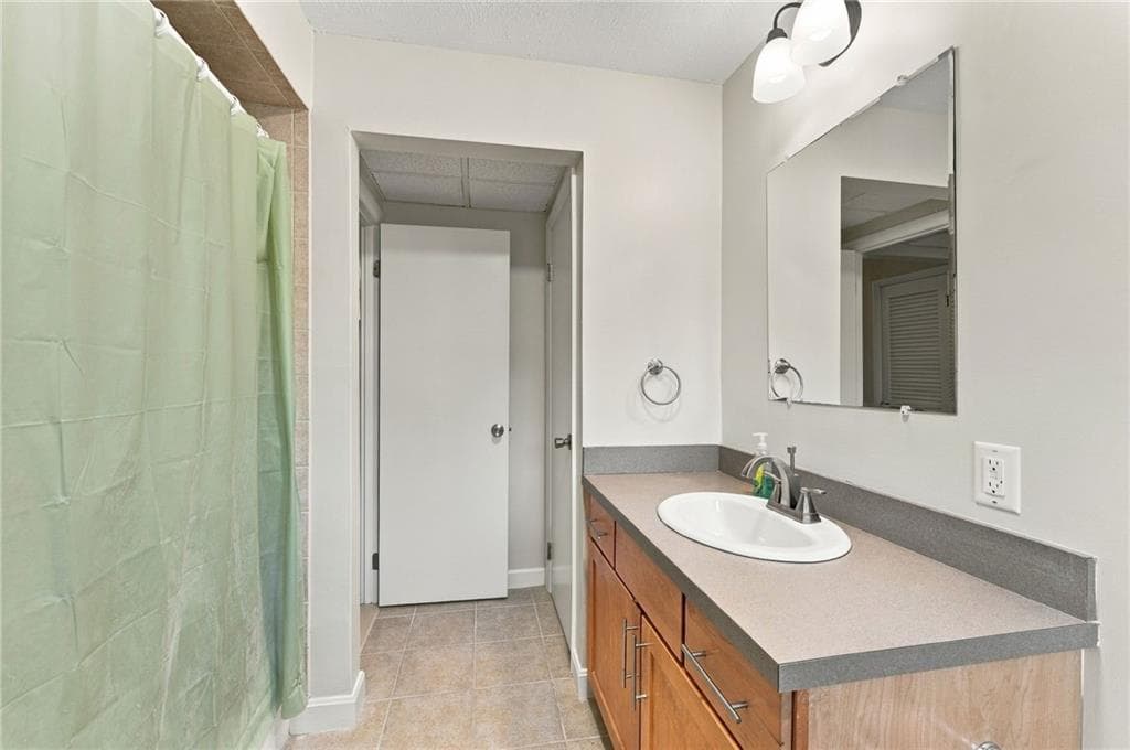 Condominium at 2 Main Street UNIT 4, Lincoln, photo 11 of 19