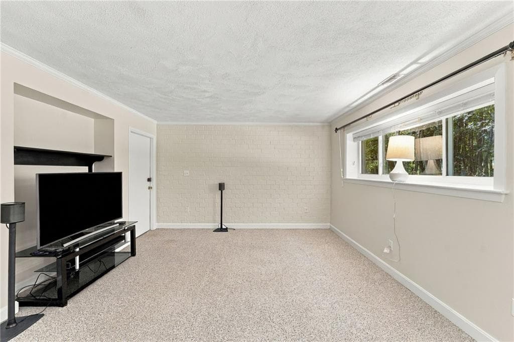 Condominium at 2 Main Street UNIT 4, Lincoln, photo 8 of 19