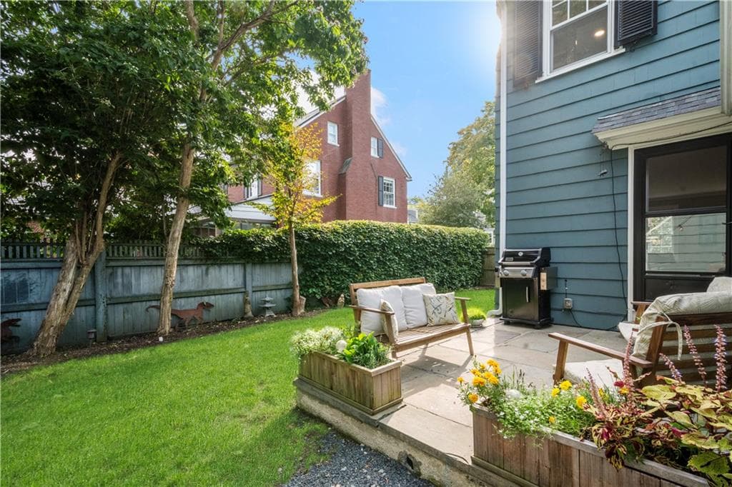 Single Family Residence at 241 Taber Avenue, Providence, photo 45 of 50