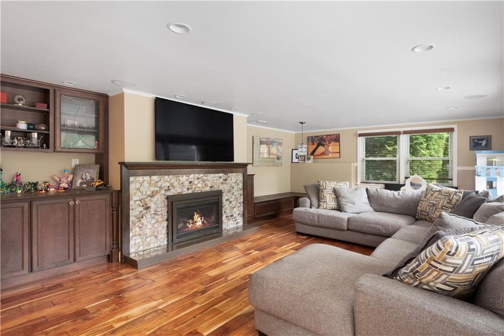 Single Family Residence at 101 Glen Ridge Road, Cranston, photo 20 of 35