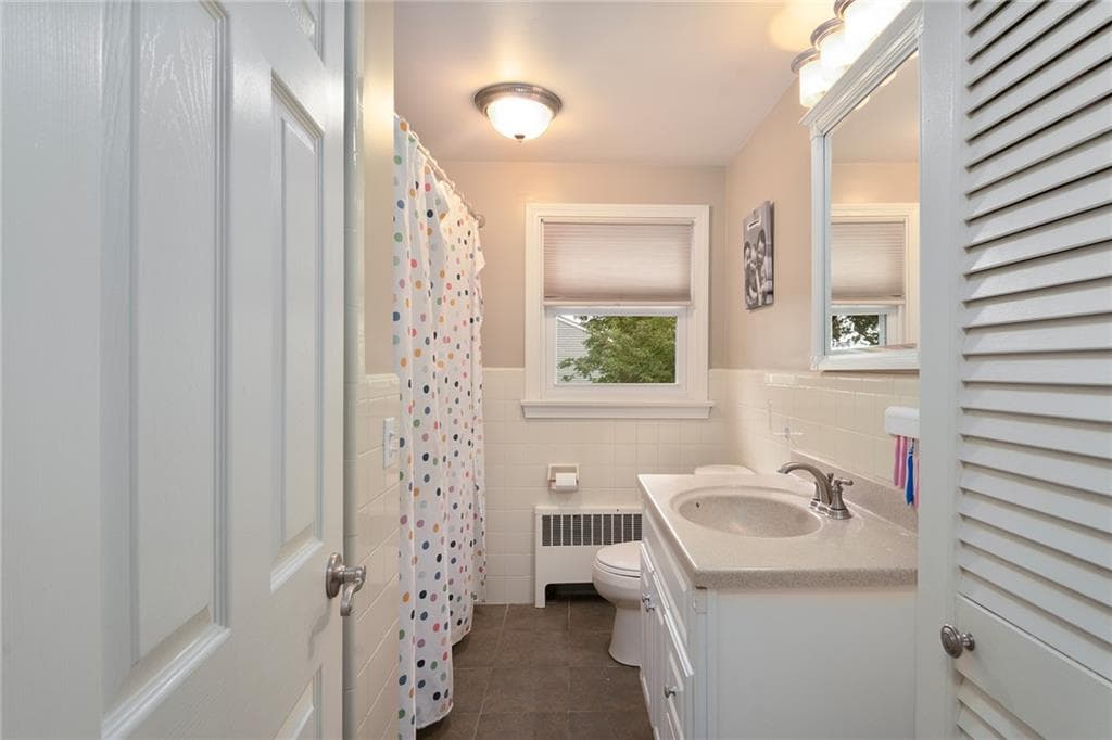 Single Family Residence at 101 Glen Ridge Road, Cranston, photo 29 of 35