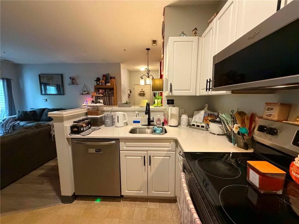 Condominium at 120 Mill Street UNIT 202, Woonsocket, photo 10 of 40
