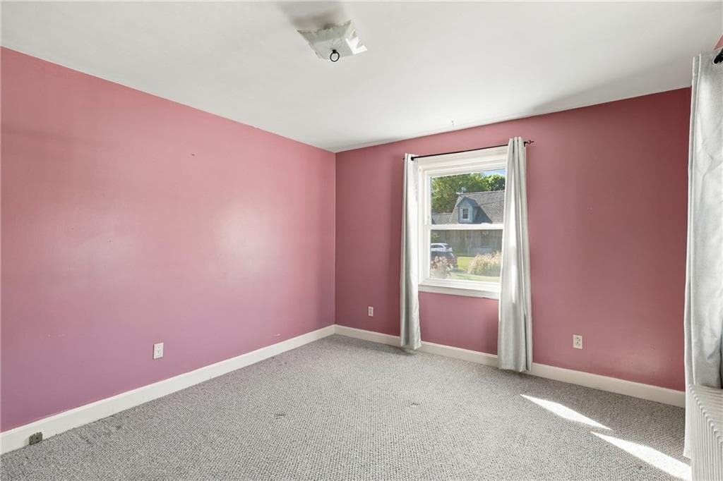 Single Family Residence at 136 Durfee Road, Tiverton, photo 16 of 39